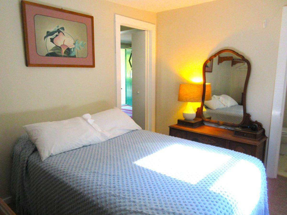 Mcgregor Inn Motel Wilton Экстерьер фото