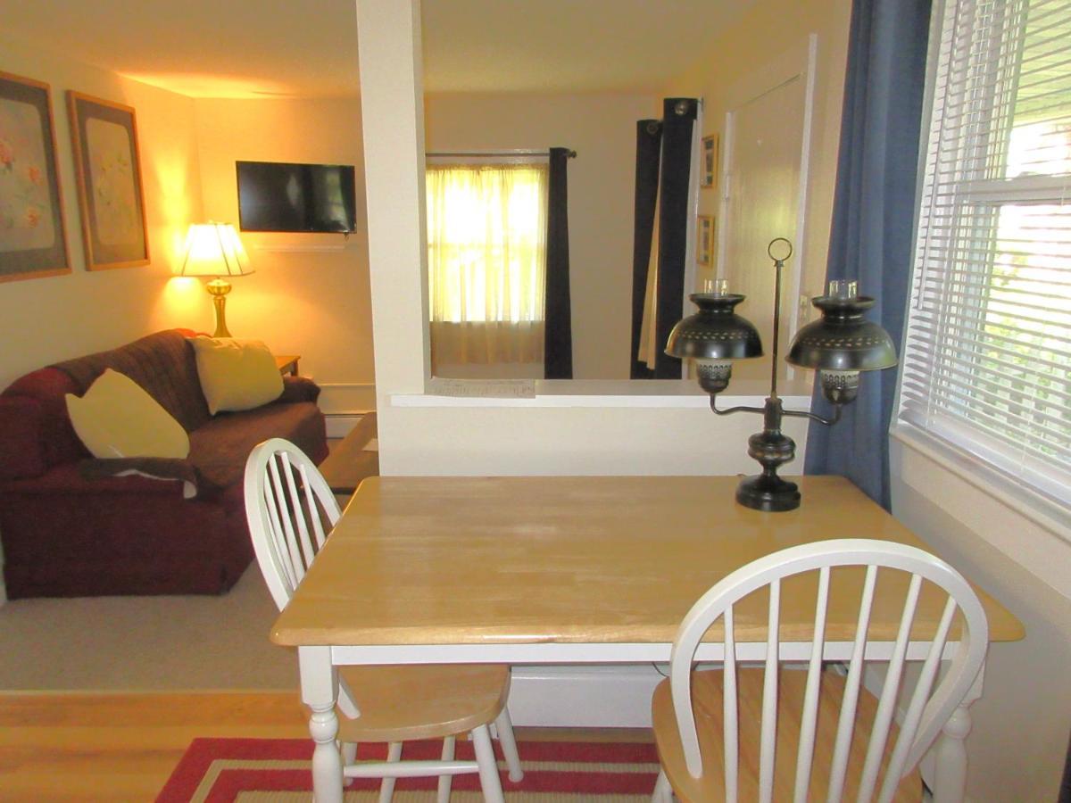 Mcgregor Inn Motel Wilton Экстерьер фото
