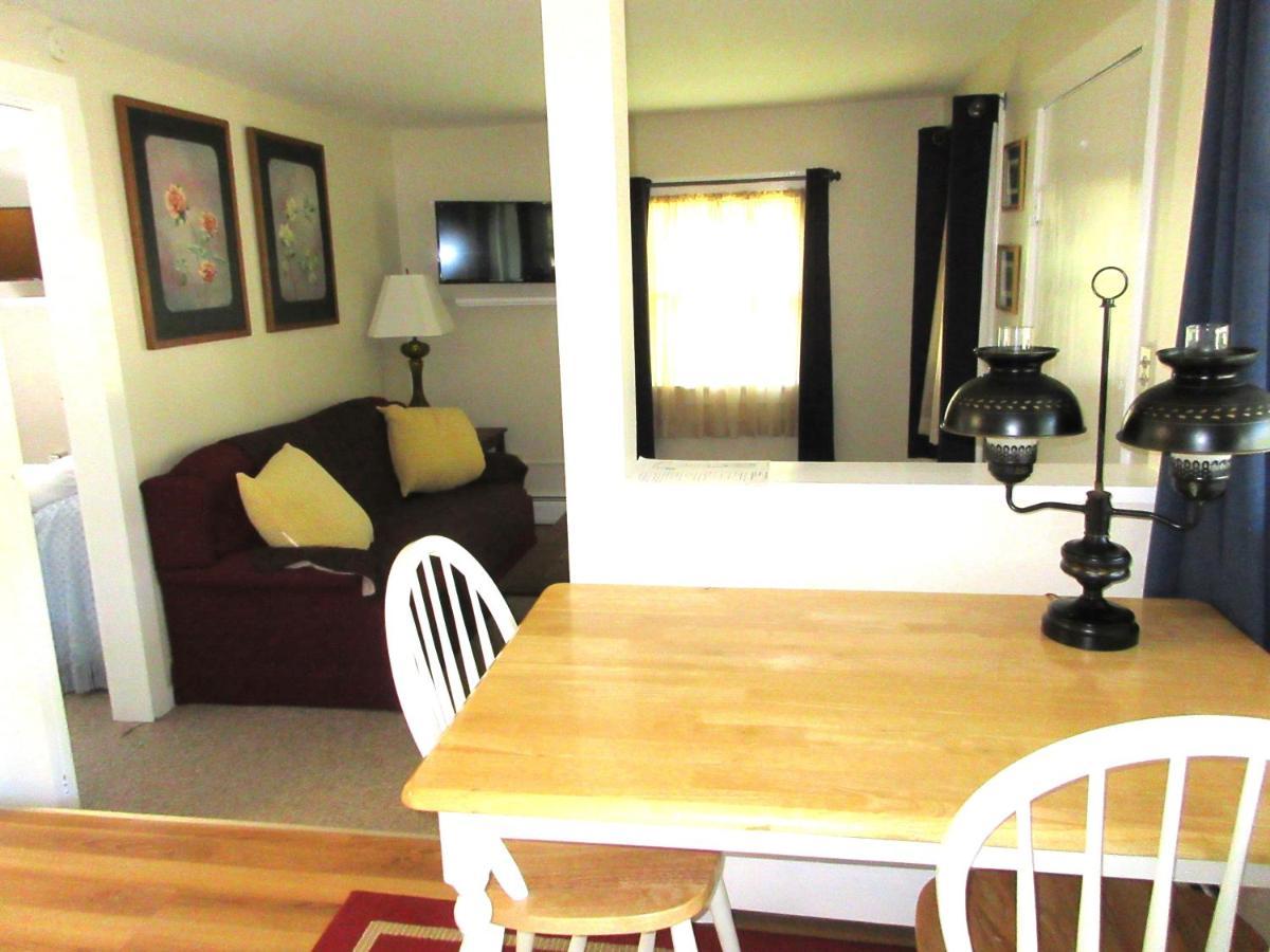 Mcgregor Inn Motel Wilton Экстерьер фото