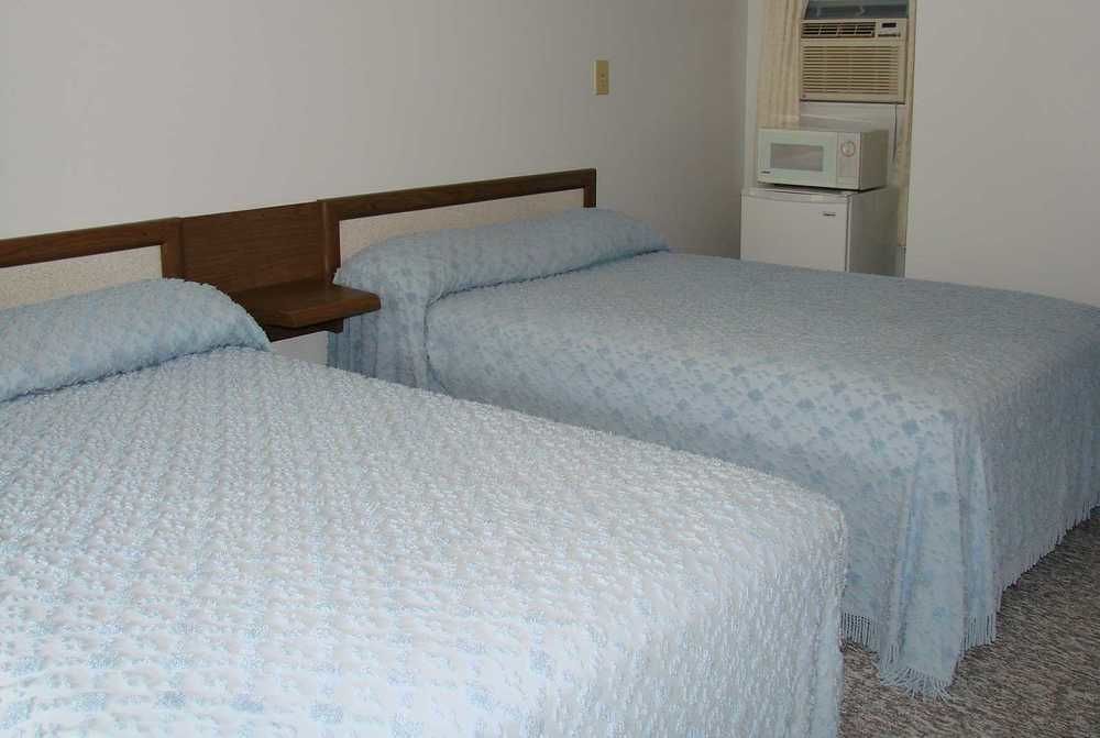 Mcgregor Inn Motel Wilton Экстерьер фото