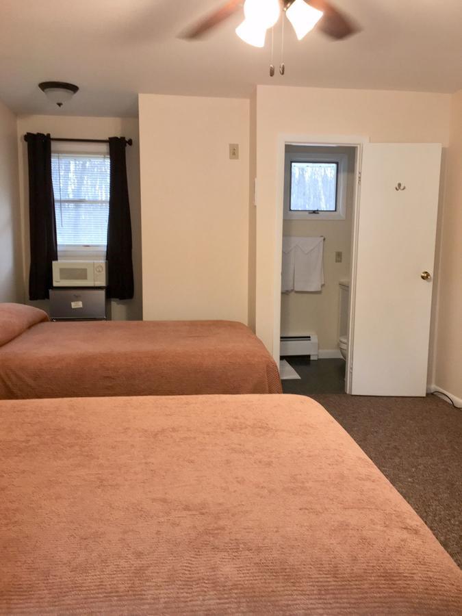 Mcgregor Inn Motel Wilton Экстерьер фото